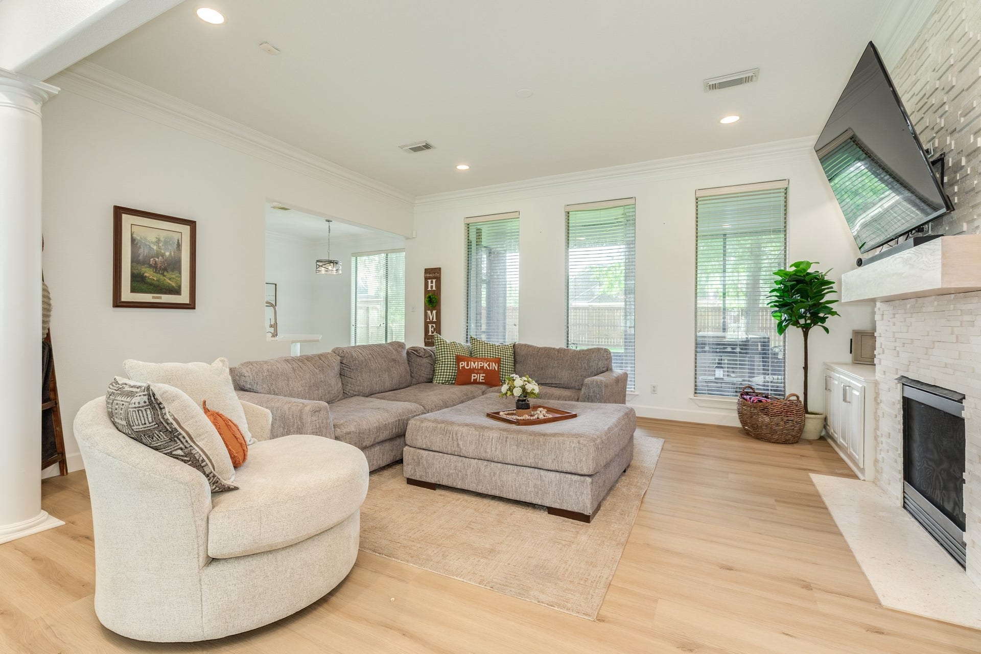 52 English Oak Court, Lake Jackson, TX 77566 52 English Oak Court, Lake Jackson, TX 77566