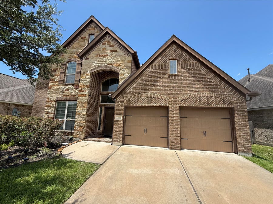 Property photo for 13513 S Canyon Gale Lane, Pearland, TX