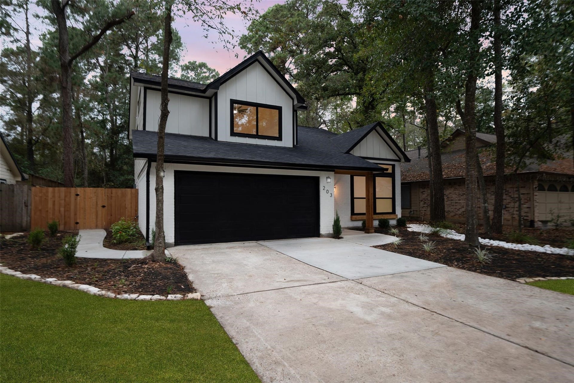 203 S Pathfinders Circle, The Woodlands, TX 77381