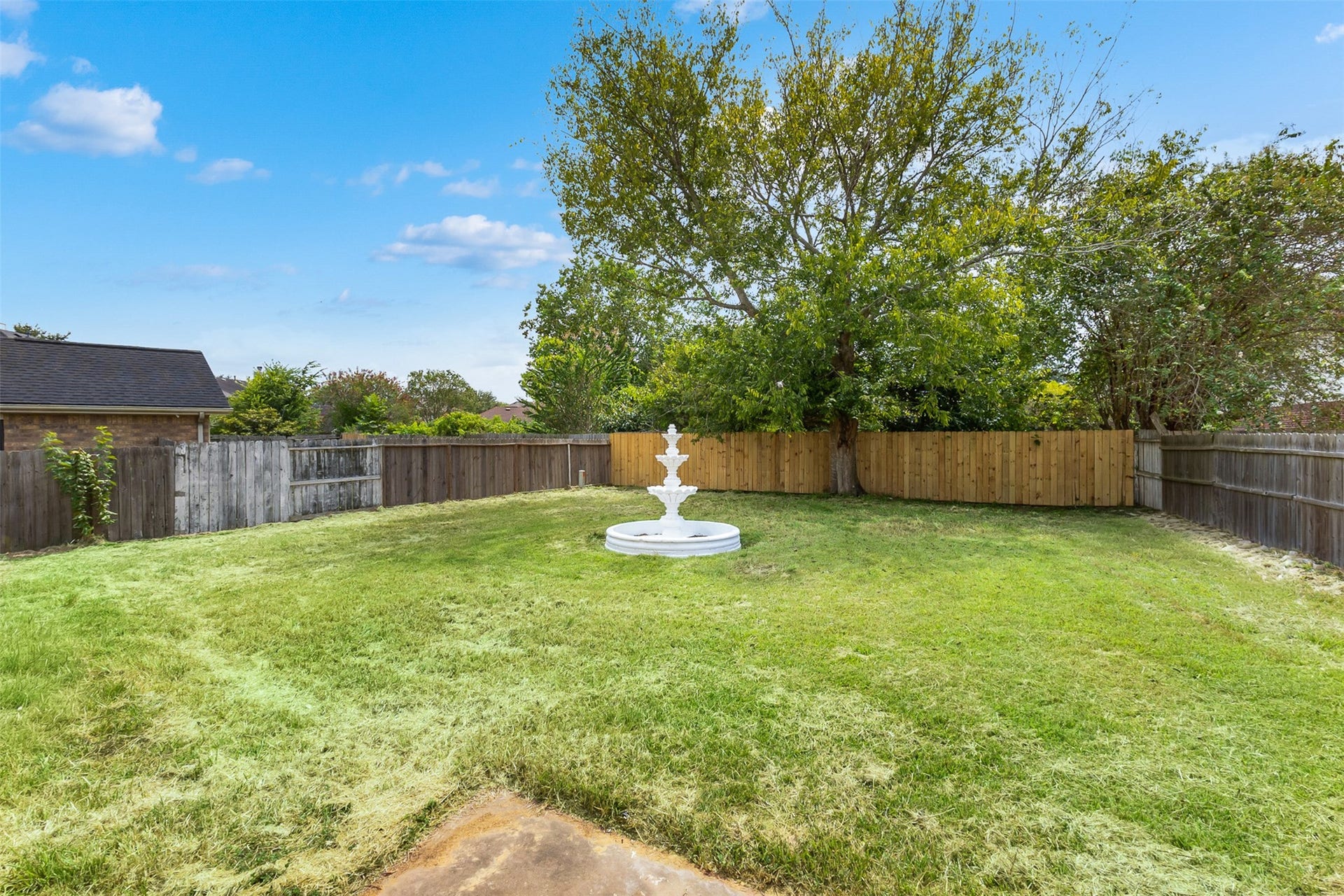 2522 Willow Springs Lane, Sugar Land, TX 77479