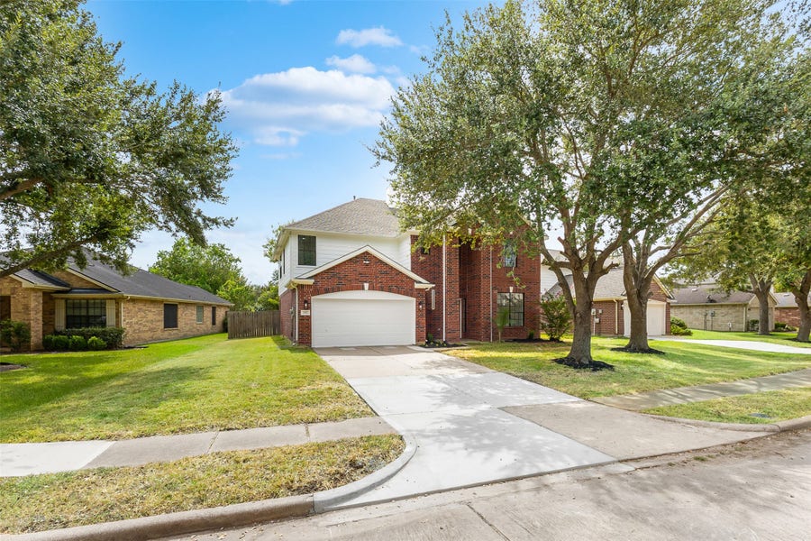 Property photo for 2522 Willow Springs Lane, Sugar Land, TX