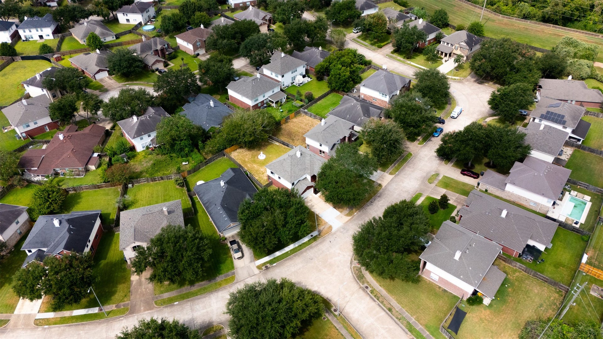 2522 Willow Springs Lane, Sugar Land, TX 77479