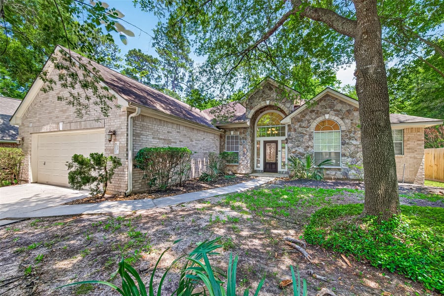 Property photo for 22 Westwinds Circle NE, The Woodlands, TX