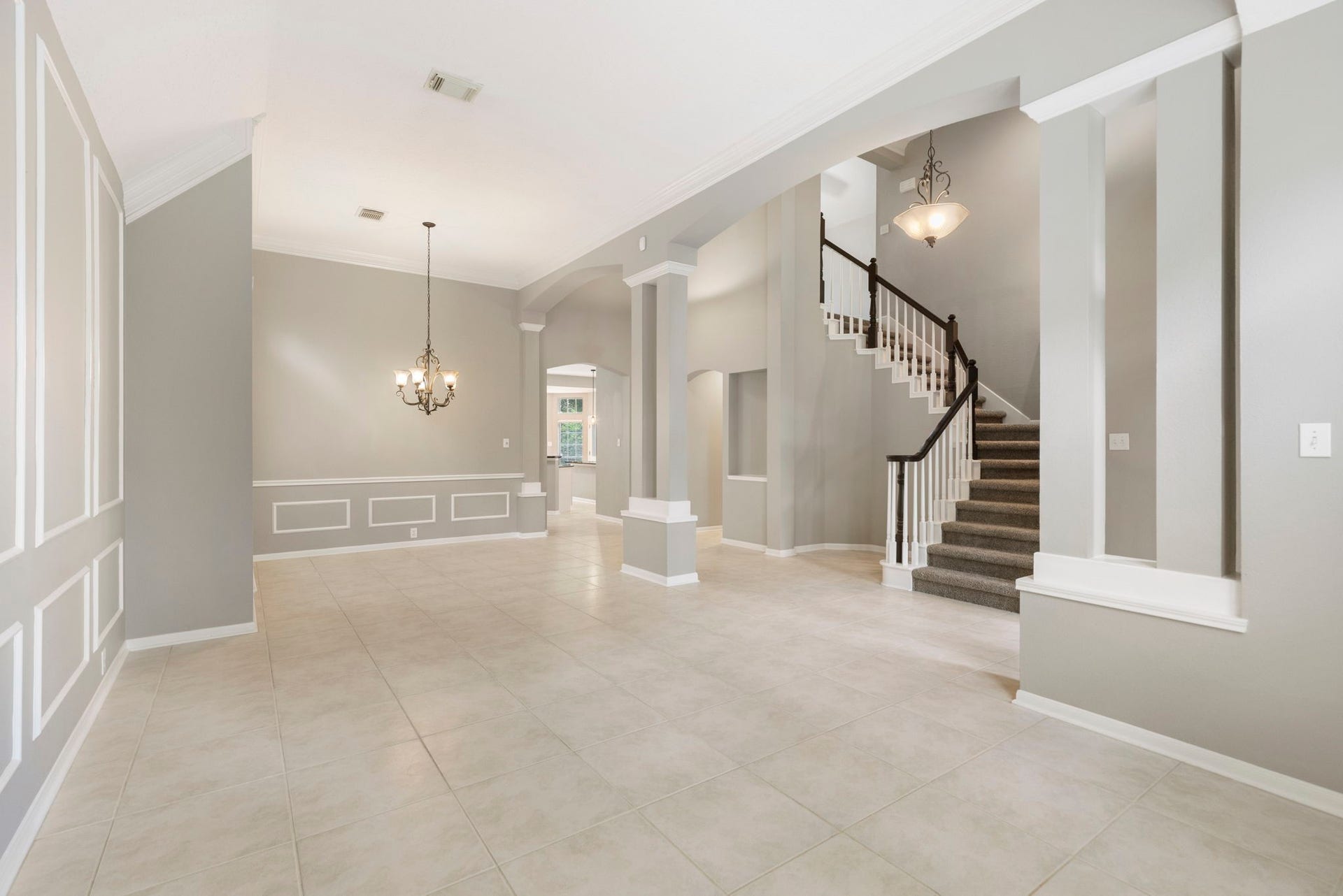 27 Stargazer Place, The Woodlands, TX 77381 As you enter into the back of the home,