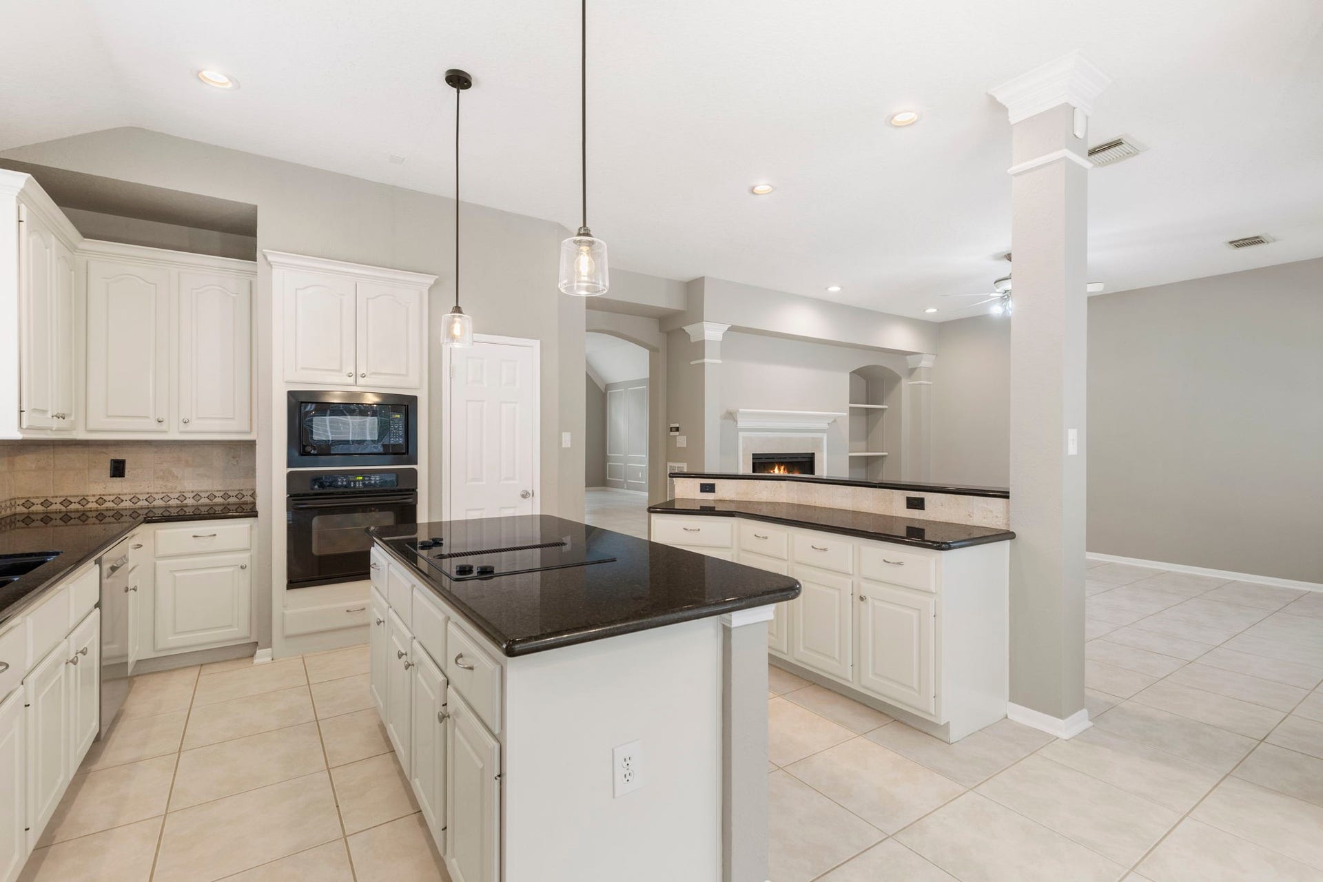 27 Stargazer Place, The Woodlands, TX 77381 27 Stargazer Place, The Woodlands, TX 77381