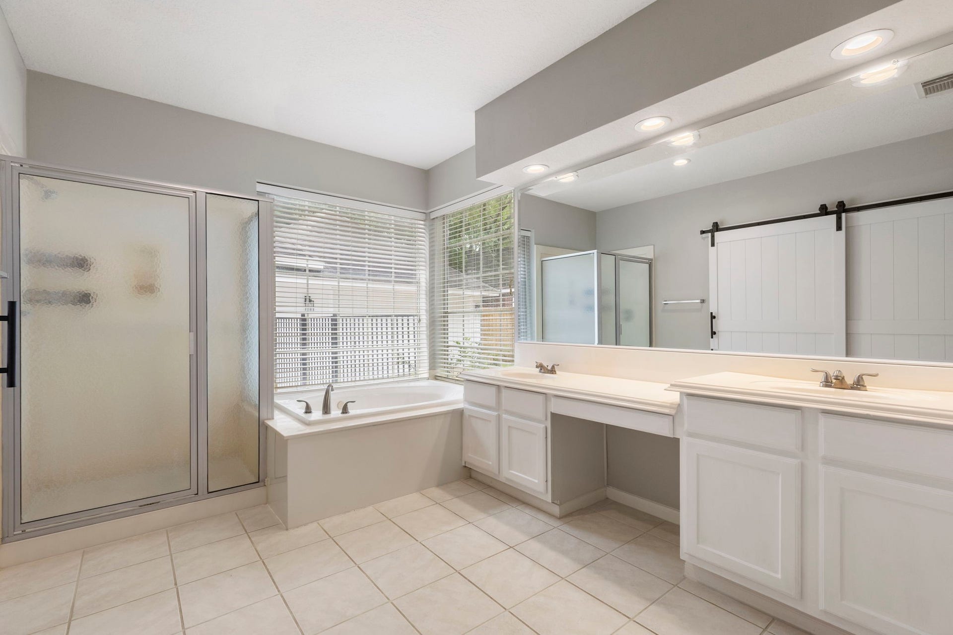 27 Stargazer Place, The Woodlands, TX 77381 27 Stargazer Place, The Woodlands, TX 77381