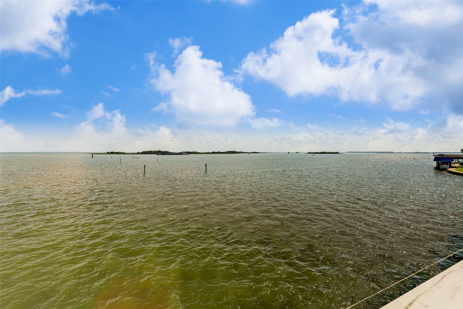 1302 & 1306 Maui Drive, Tiki Island, TX 77554 1302 & 1306 Maui Drive, Tiki Island, TX 77554