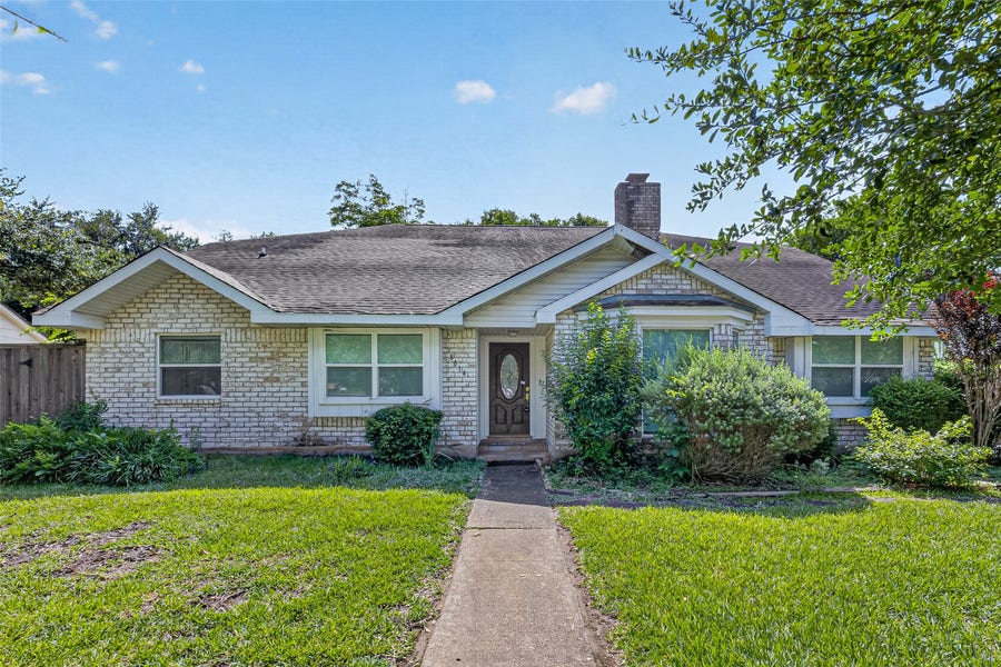 Property photo for 8014 Argentina Street, Jersey Village, TX