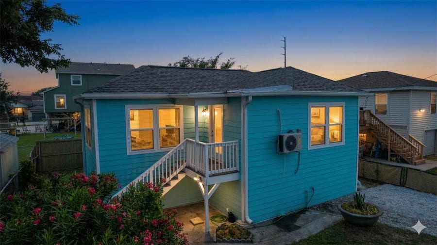 Property photo for 2023 1/2 Hollywood Avenue, Galveston, TX