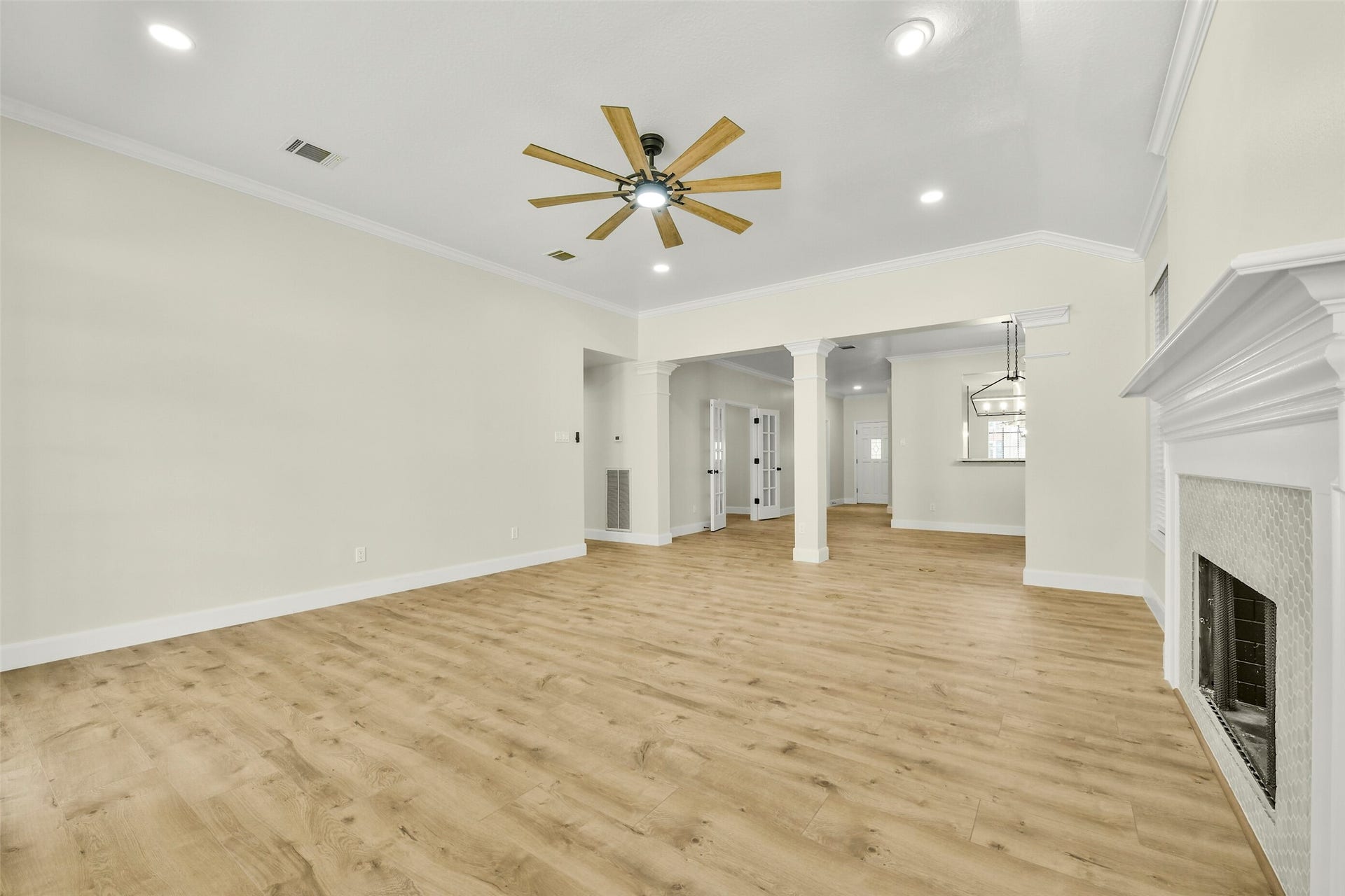 839 Quiet Spring Ln, Houston, TX 77062 Other view of Living room