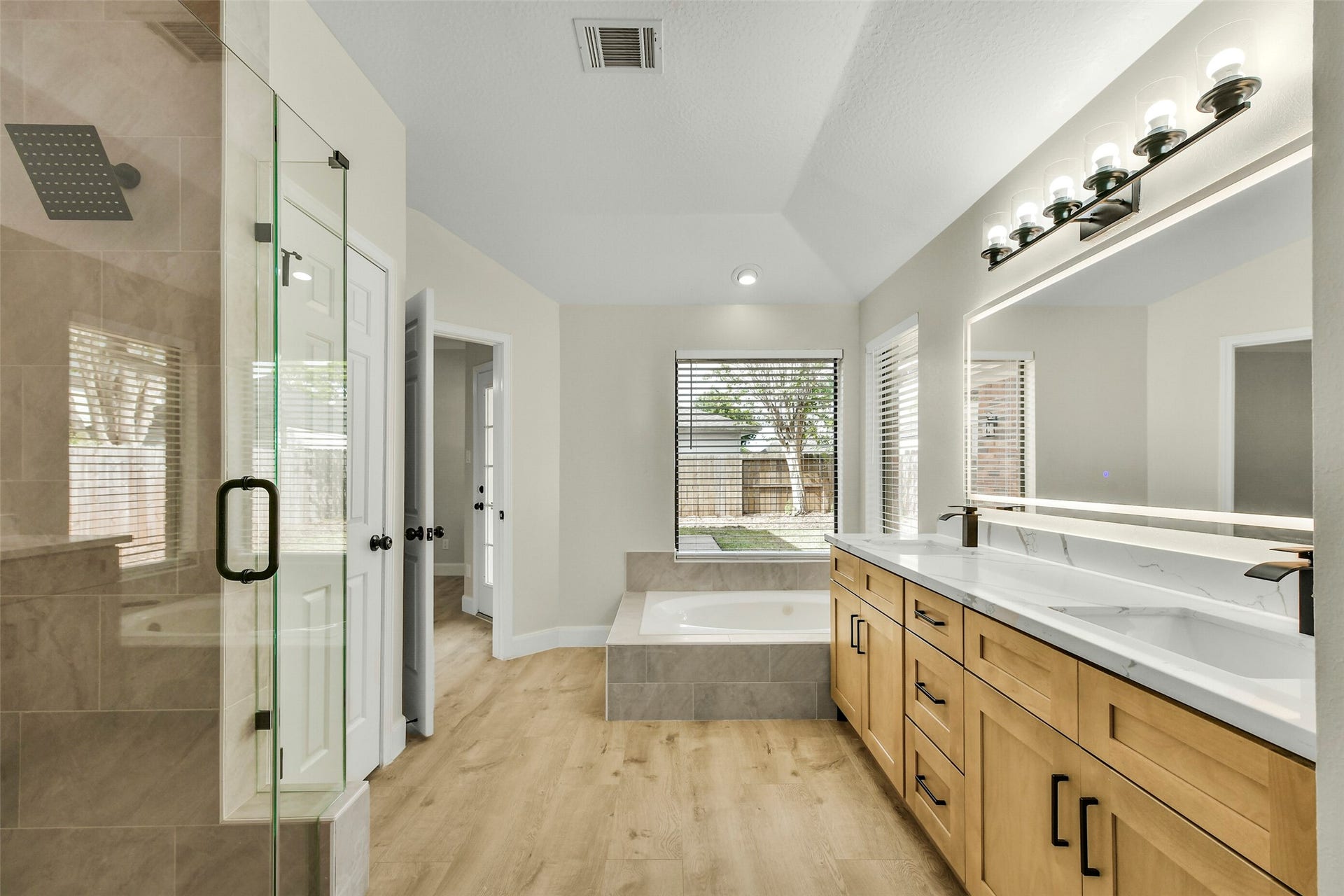 839 Quiet Spring Ln, Houston, TX 77062 Dual sinks, separate tub and walk-in shower