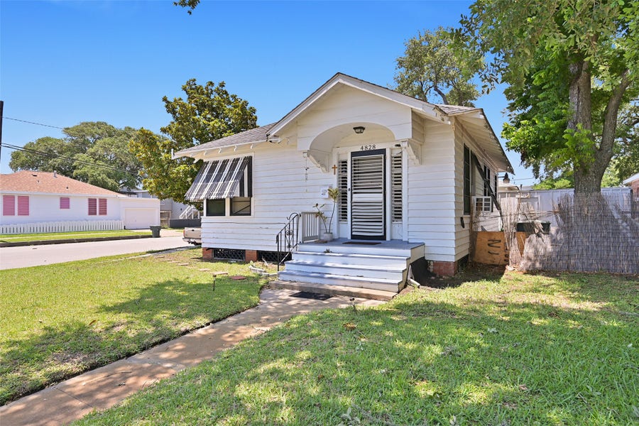 Property photo for 4828 Avenue Q 1/2, Galveston, TX
