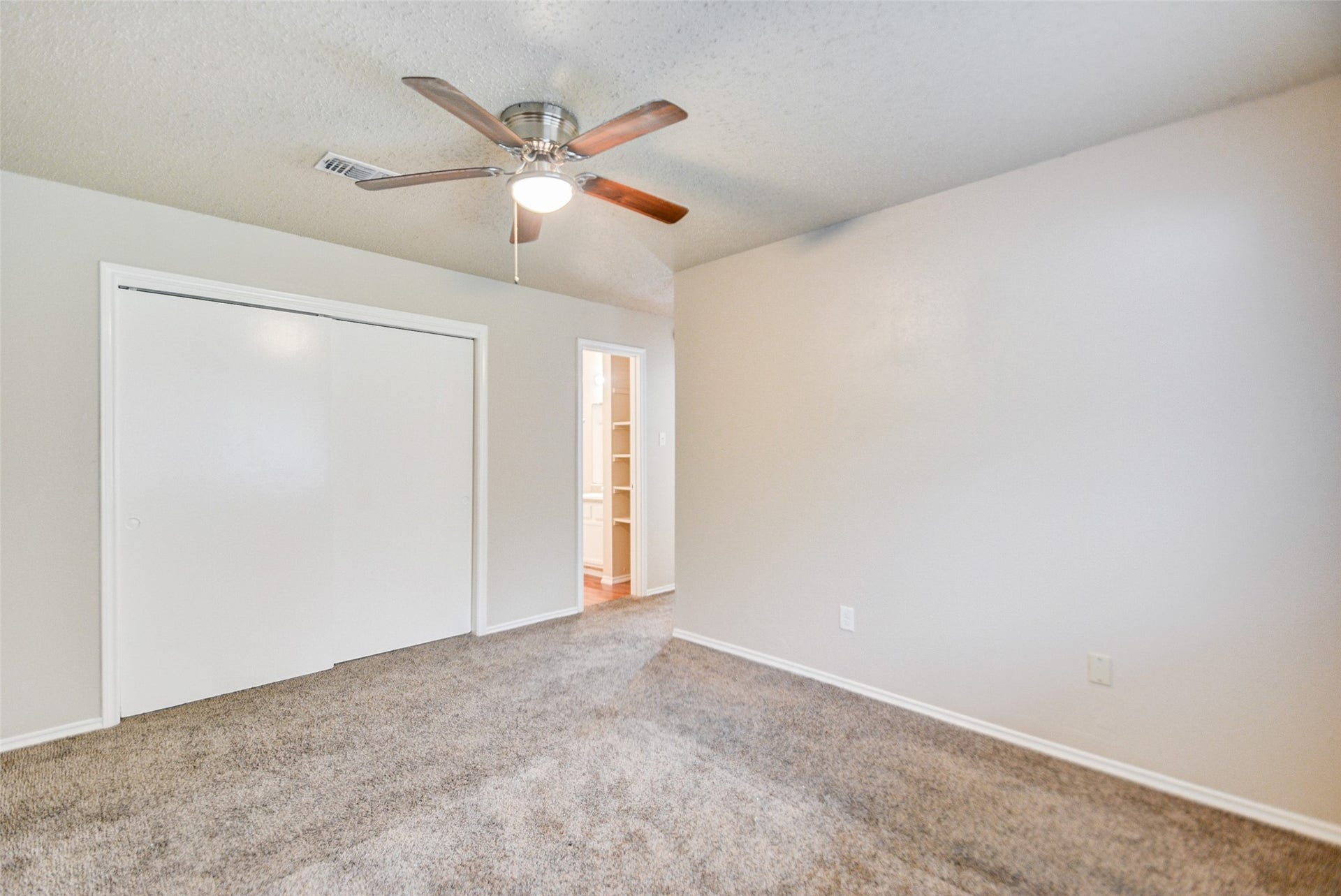 13106 Townwood Drive, Houston, TX 77045 13106 Townwood Drive, Houston, TX 77045