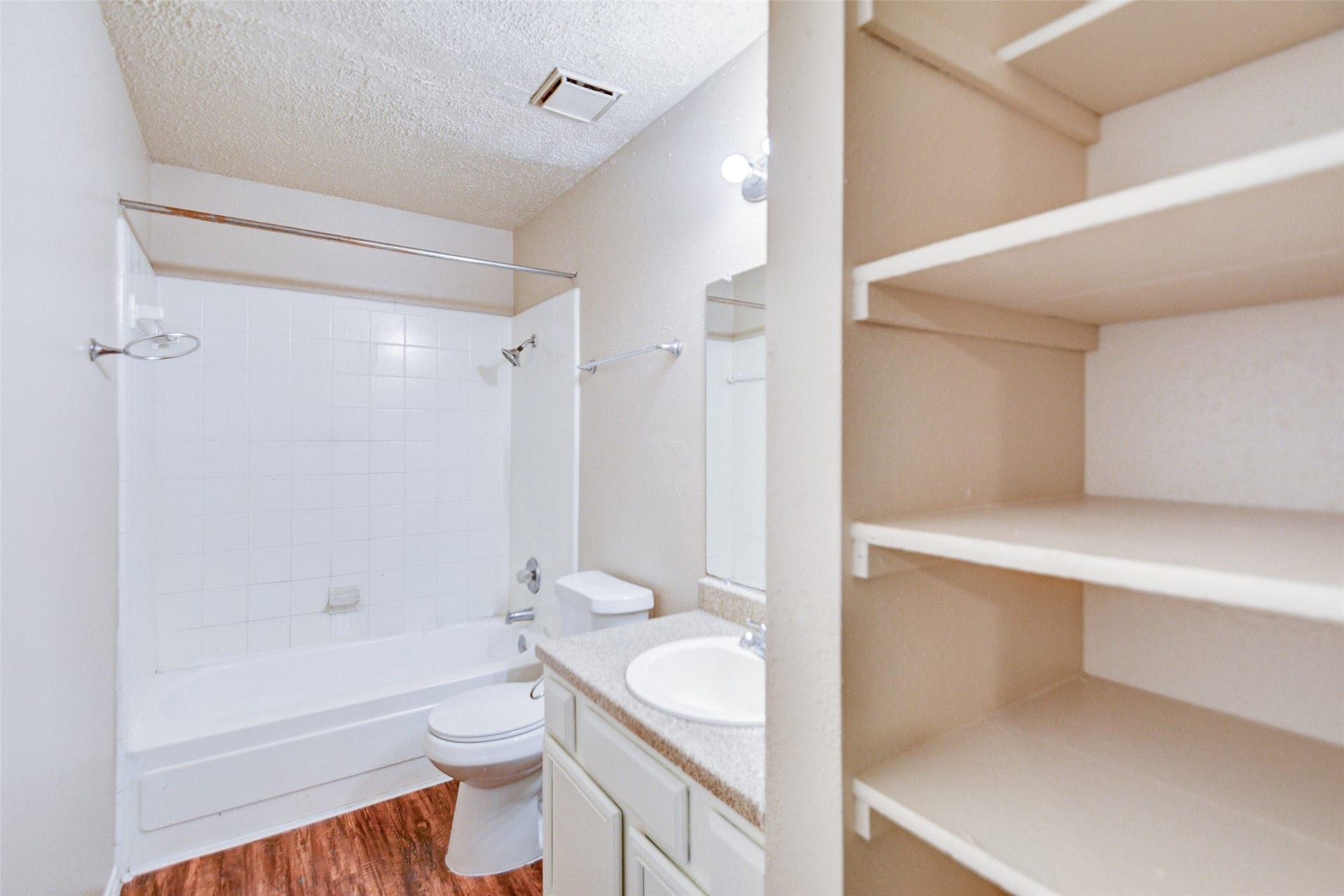 13106 Townwood Drive, Houston, TX 77045 13106 Townwood Drive, Houston, TX 77045