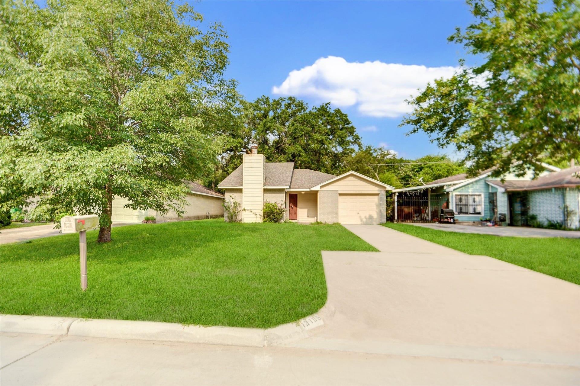 13106 Townwood Drive, Houston, TX 77045 13106 Townwood Drive, Houston, TX 77045
