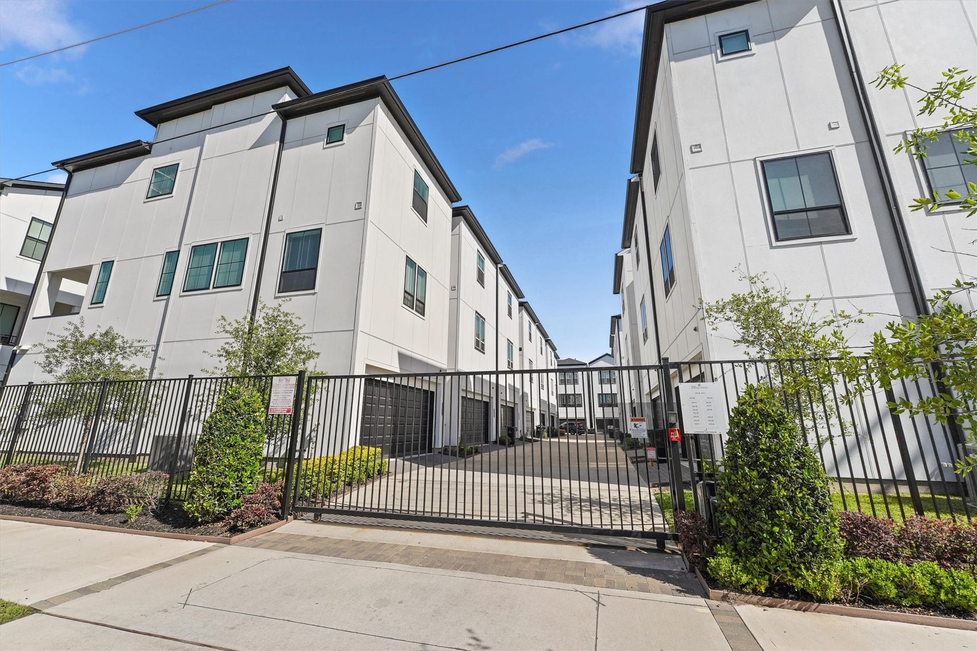 2802 Grand Fountains Drive, #G, Houston, TX 77054 2802 Grand Fountains Drive, #G, Houston, TX 77054