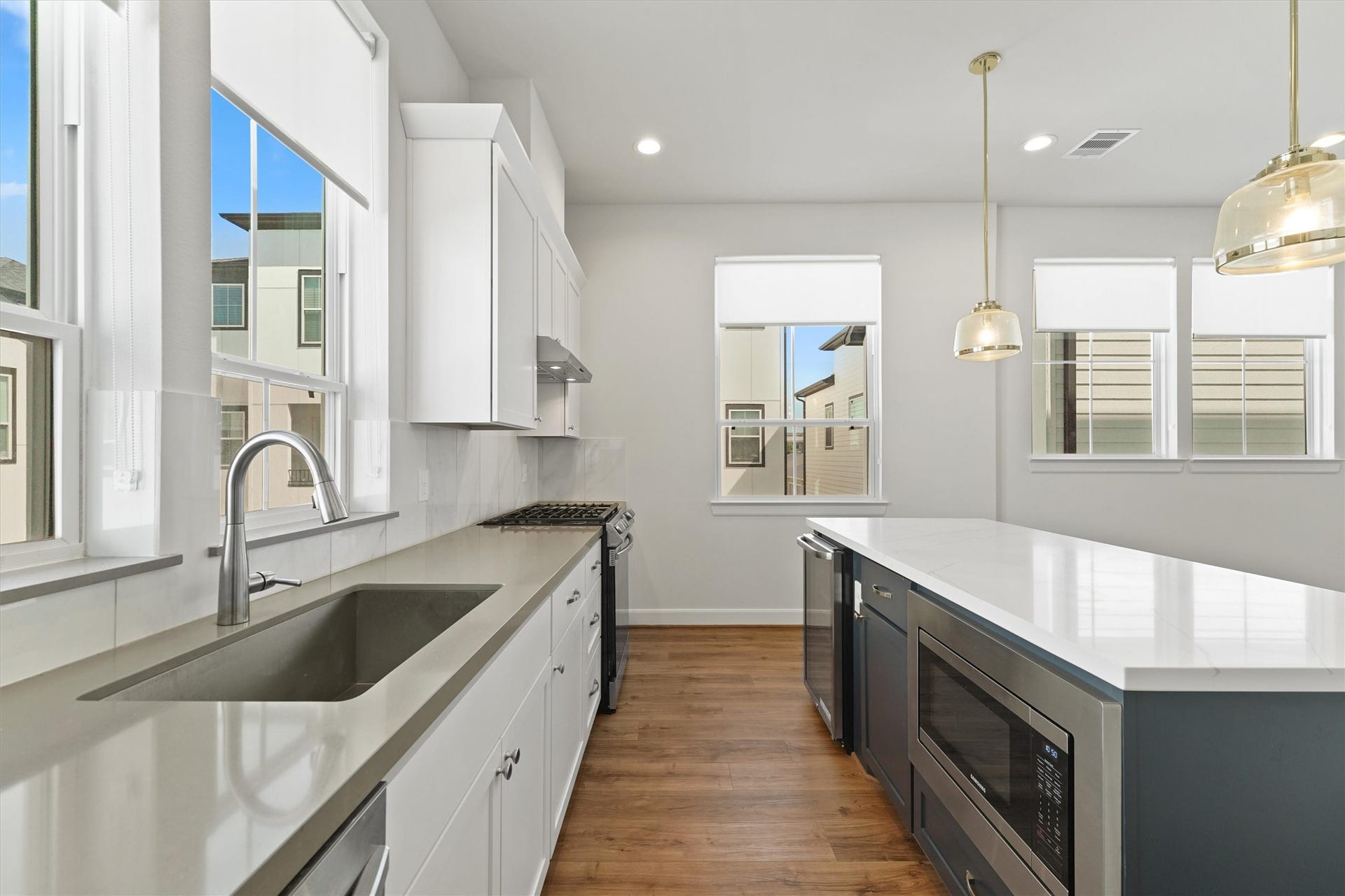 2802 Grand Fountains Drive, #G, Houston, TX 77054 2802 Grand Fountains Drive, #G, Houston, TX 77054