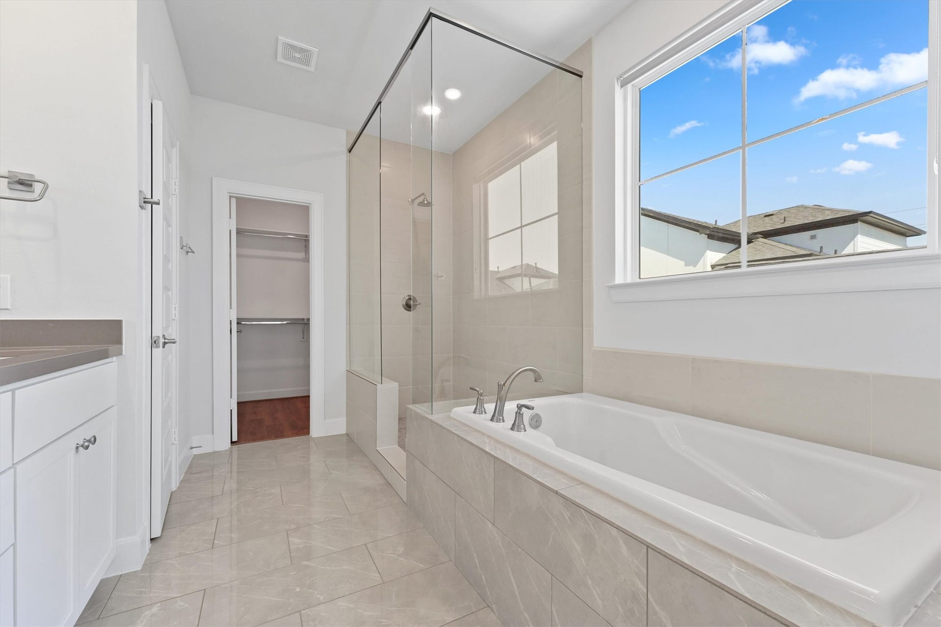 2802 Grand Fountains Drive, #G, Houston, TX 77054 2802 Grand Fountains Drive, #G, Houston, TX 77054