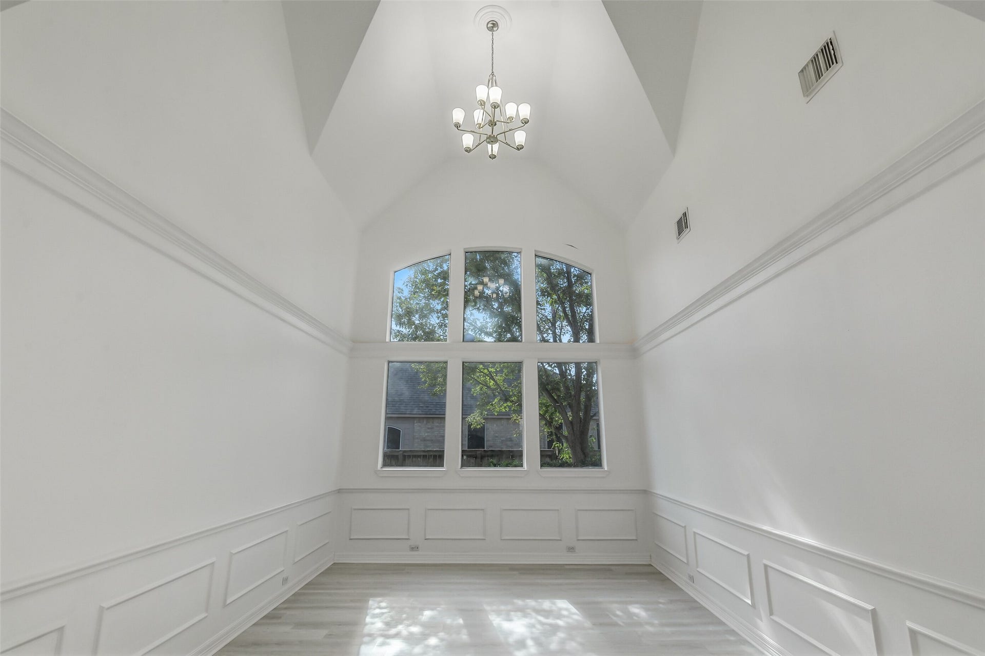 21018 W Farwood Terrace, Cypress, TX 77433 Spacious dining room. Ready for the larger dining room tables and chairs.