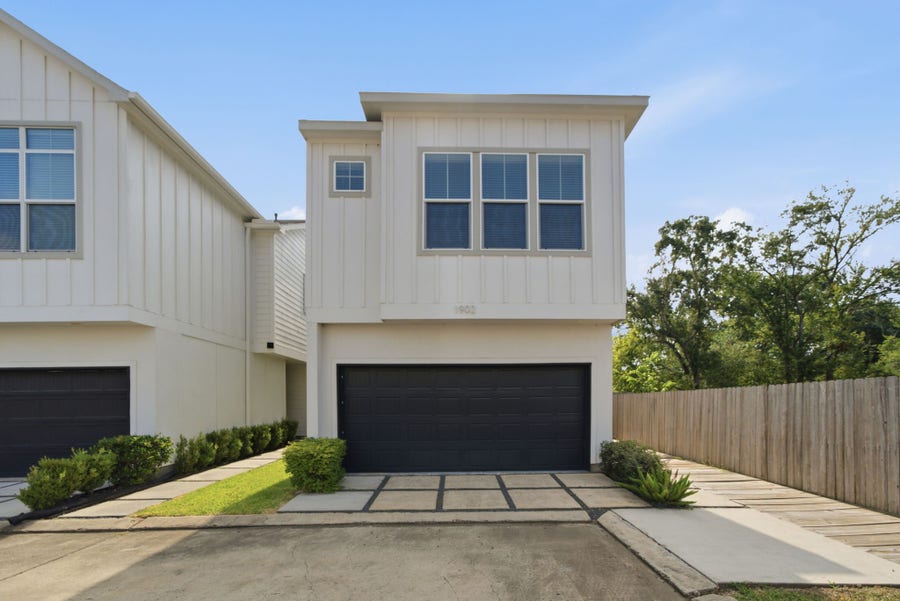 Property photo for 1902 Hollister Spruce Lane, Houston, TX
