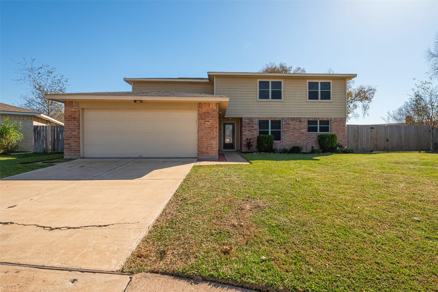 Property photo for 13703 Templar Lane, Sugar Land, TX