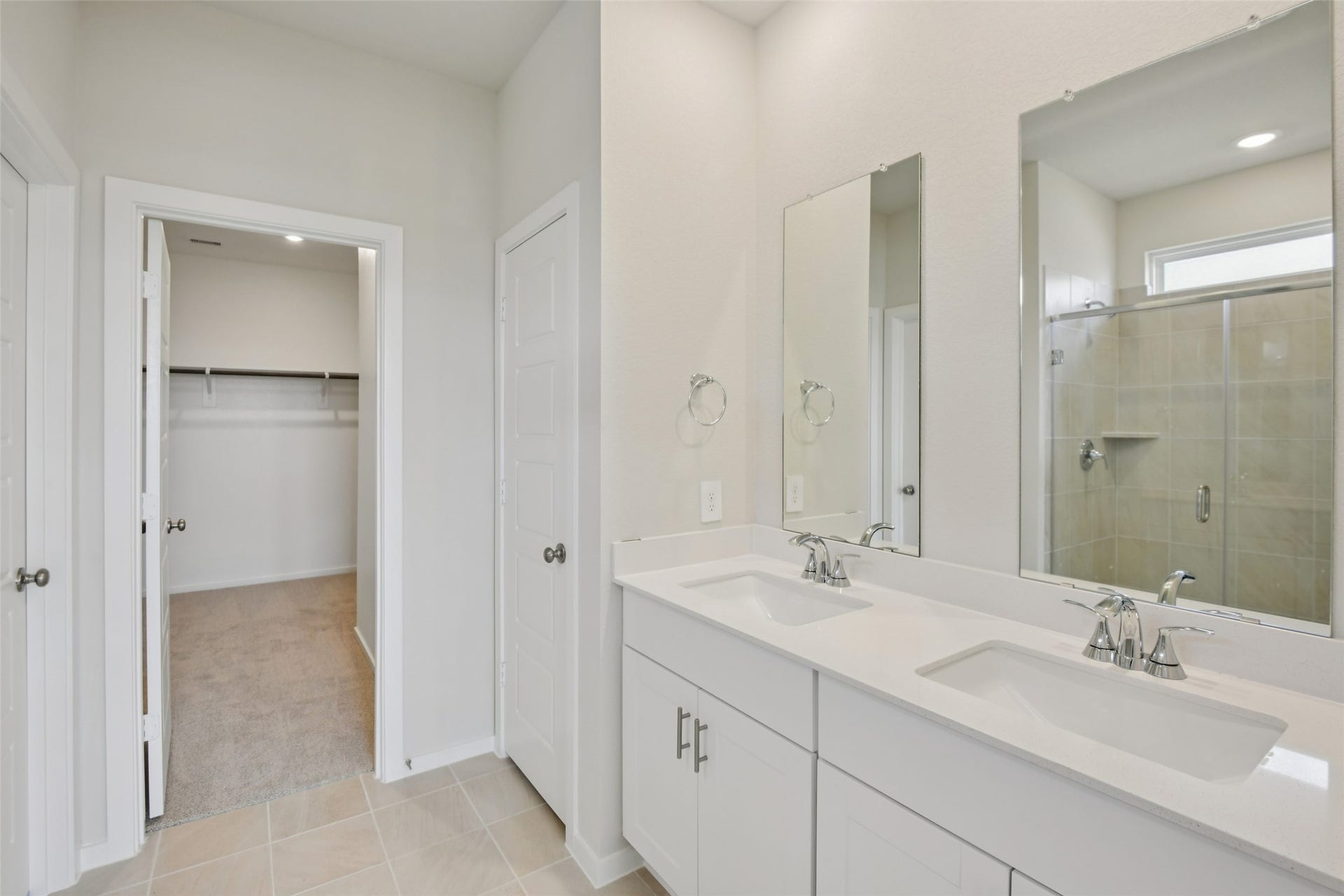 2326 Pioneer Landing Lane, Crosby, TX 77532 Photo is not of the actual home, but is an inspirational photo of builders model home and may depict options, furnishings, and/or decorator features that are not included
