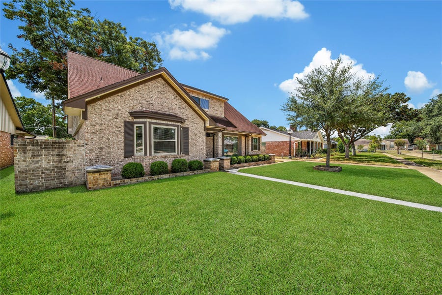 Property photo for 9411 Roos Road, Houston, TX