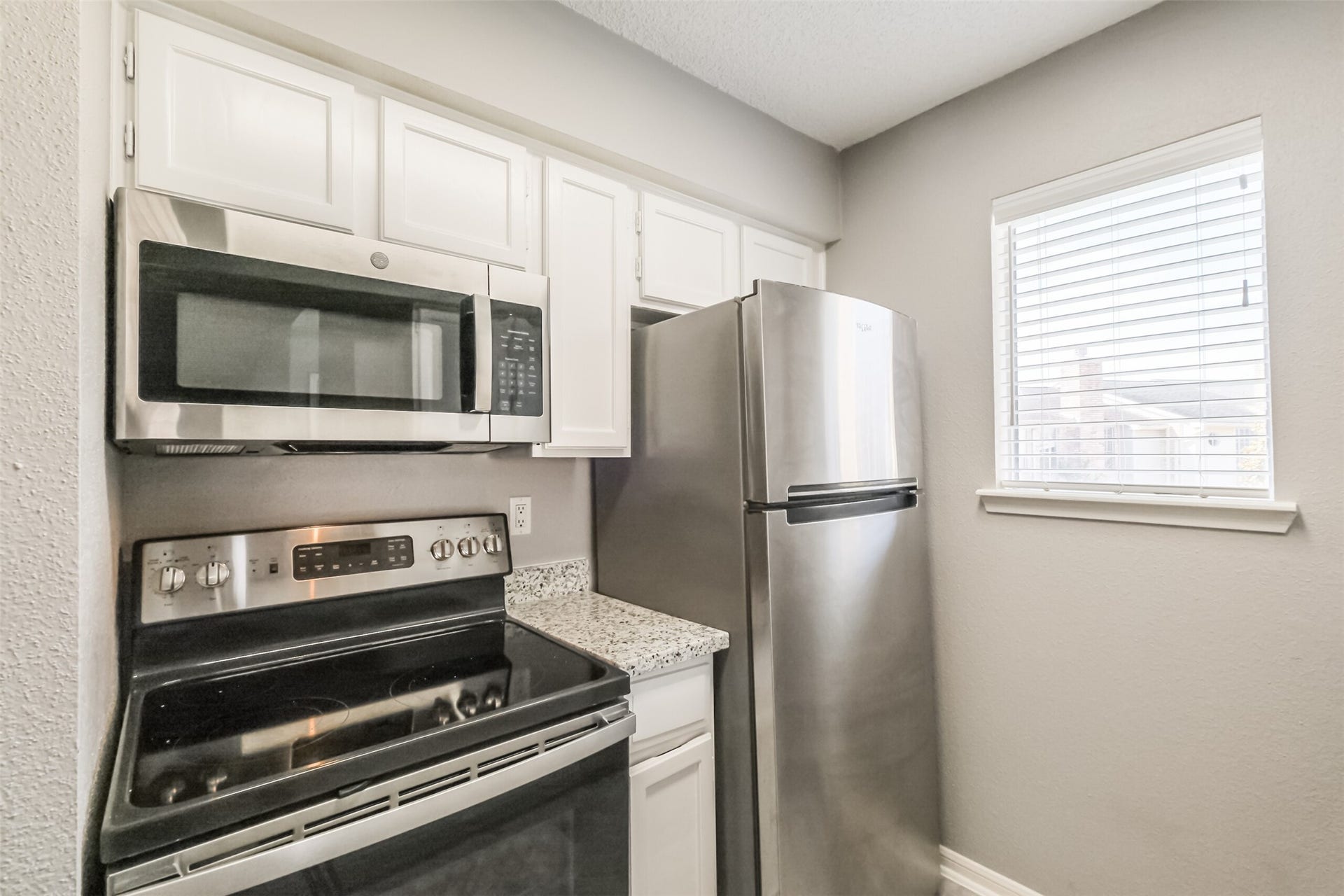 3100 Jeanetta Street, #1204, Houston, TX 77063 Modern stainless steel appliances included with the kitchen!