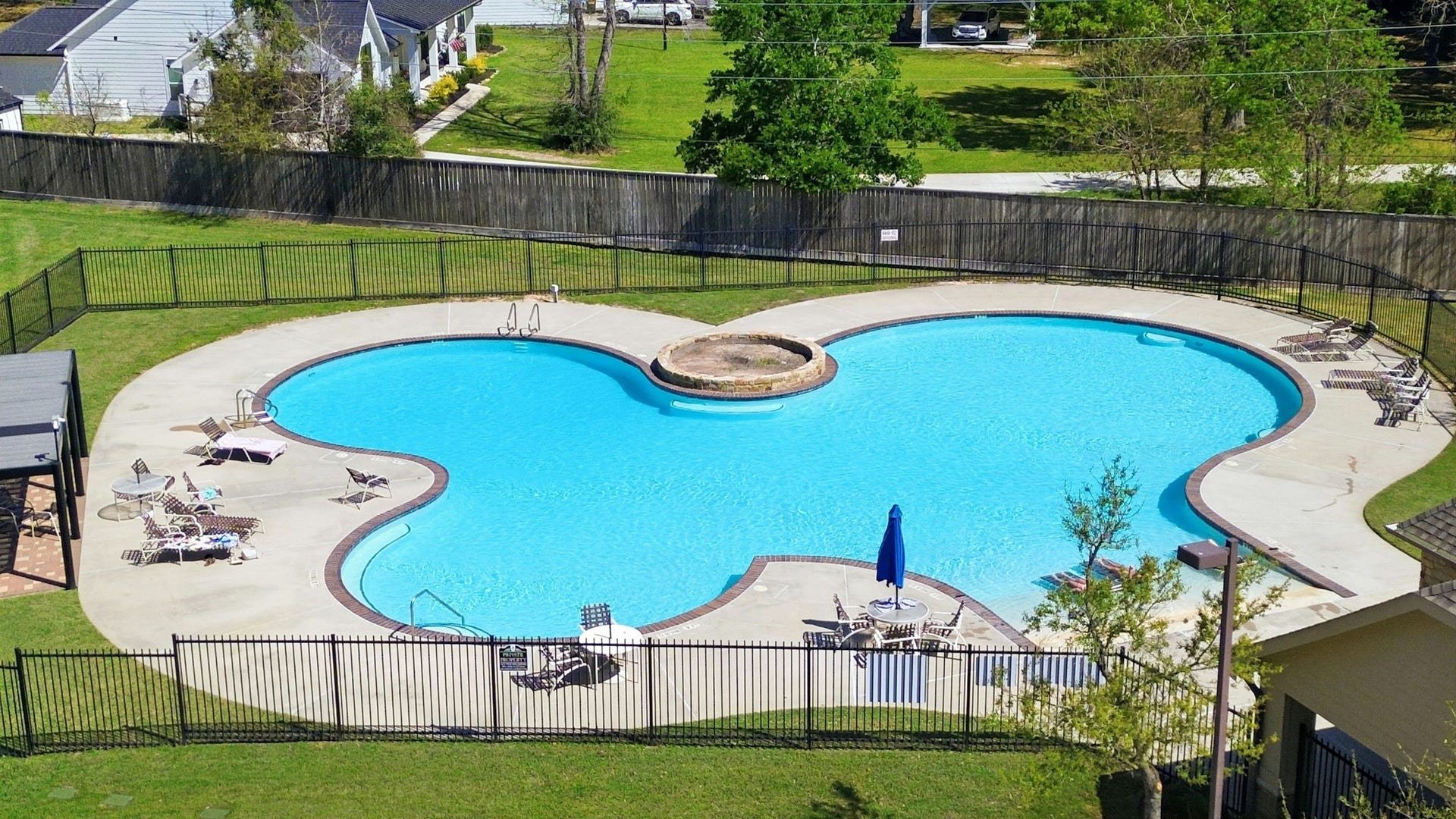 Neighborhood Pool!!