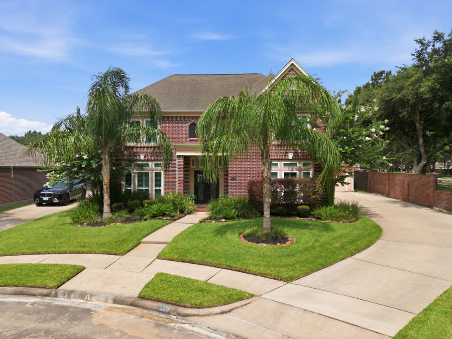 Property photo for 2211 Crimson Cove Court, League City, TX