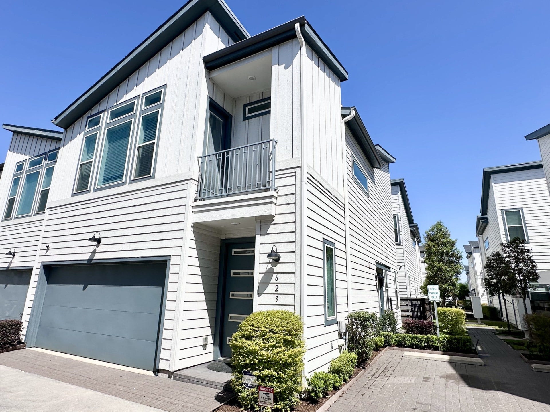 623 Press Street, Houston, TX 77020 Quaint balcony and Visitor parking available