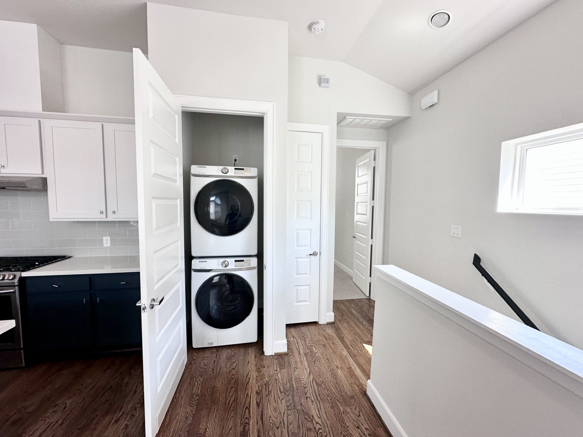 623 Press Street, Houston, TX 77020 Second floor full laundry