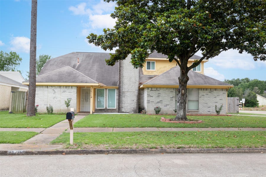 Property photo for 15119 Plaza Libre Drive, Houston, TX