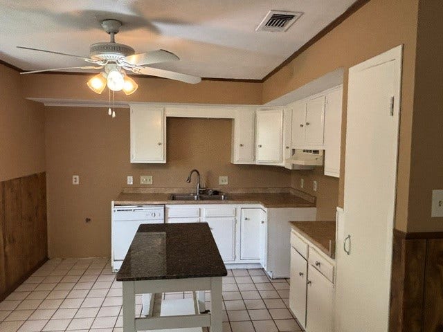 4730 Charles Street, Pasadena, TX 77586 A view of the kitchen.