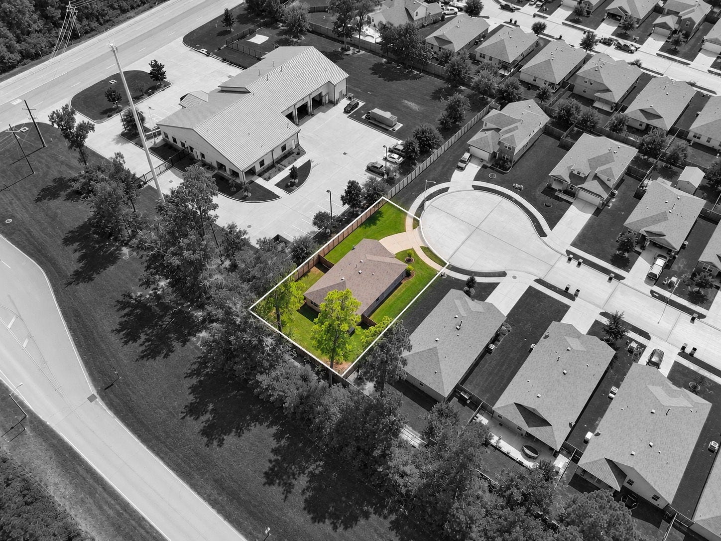 11502 Castle Nugent Court, Conroe, TX 77304 See the full property layout from above! Aerial view highlights the lot boundaries and generous outdoor space.