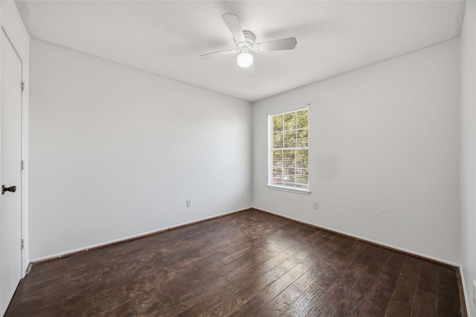 9219 Belle Glen Drive, Houston, TX 77099