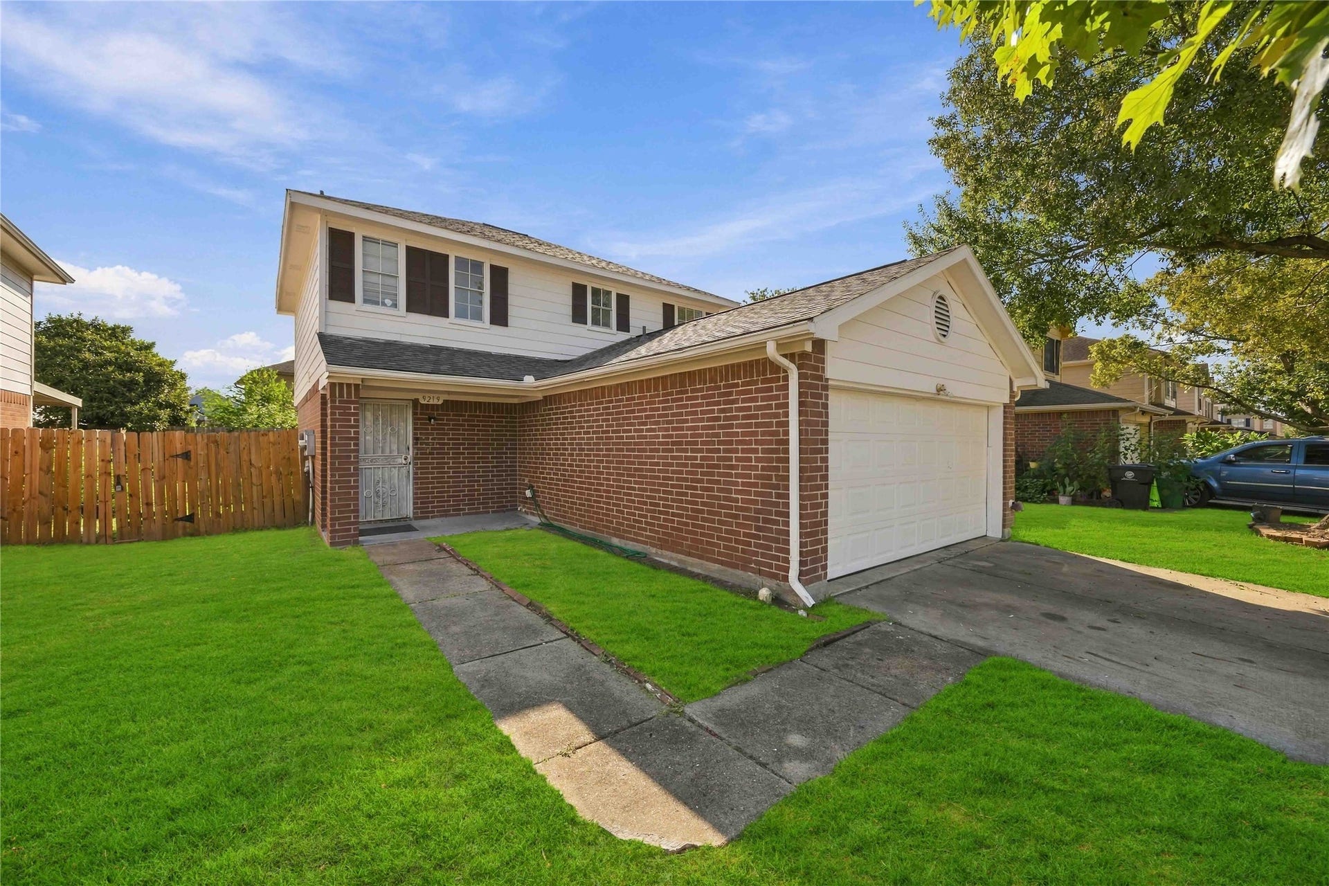 9219 Belle Glen Drive, Houston, TX 77099