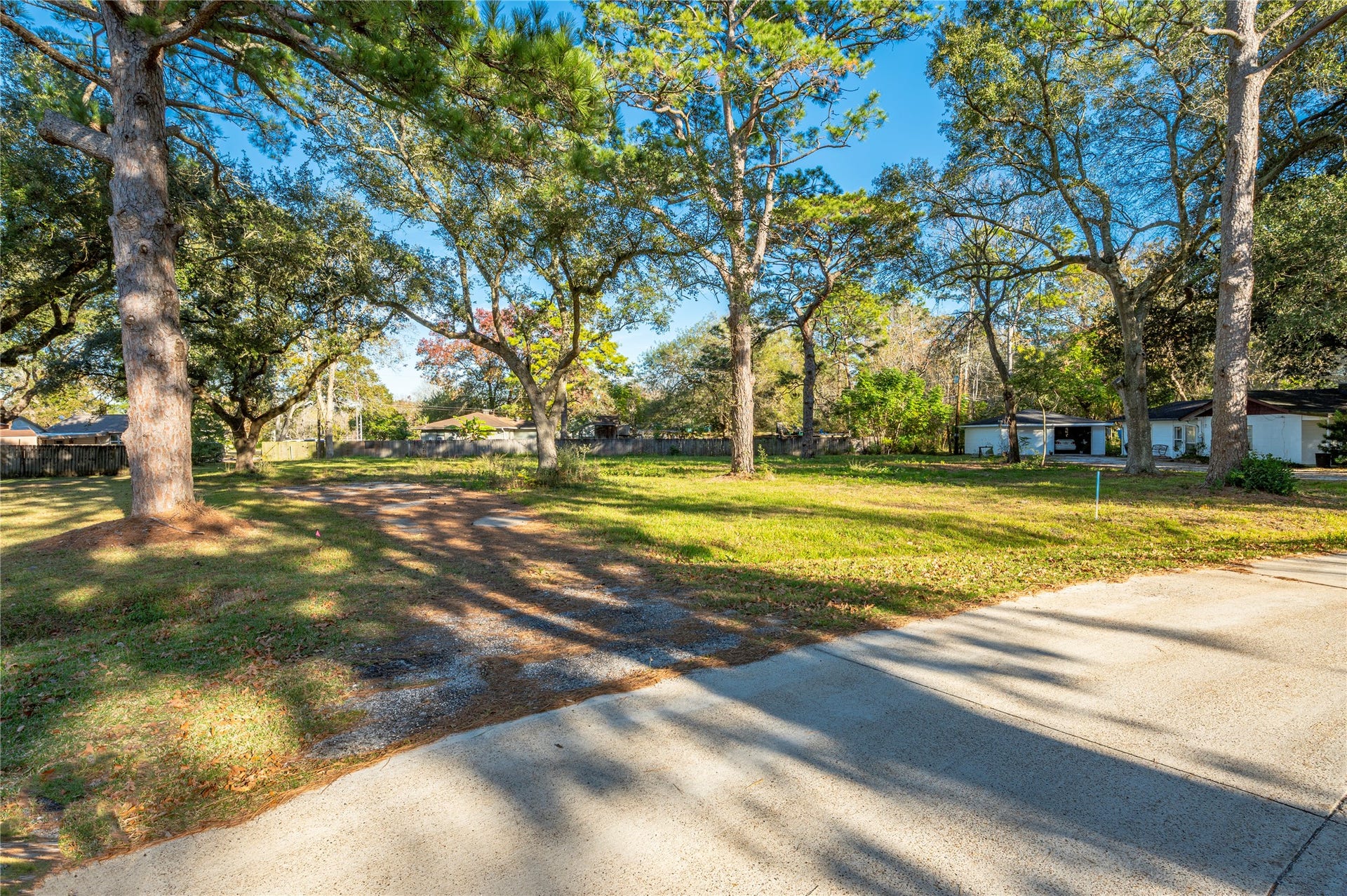 5059 Winding Way, Dickinson, TX 77539 5059 Winding Way, Dickinson, TX 77539