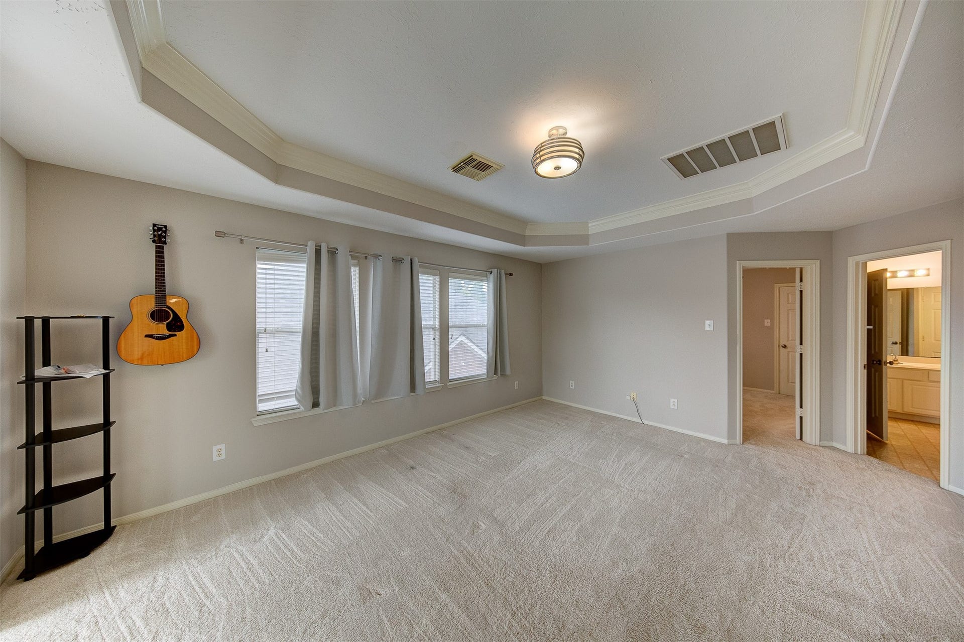 2619 Emerald Springs Court, Pearland, TX 77584 Double crown moulding with tray ceiling