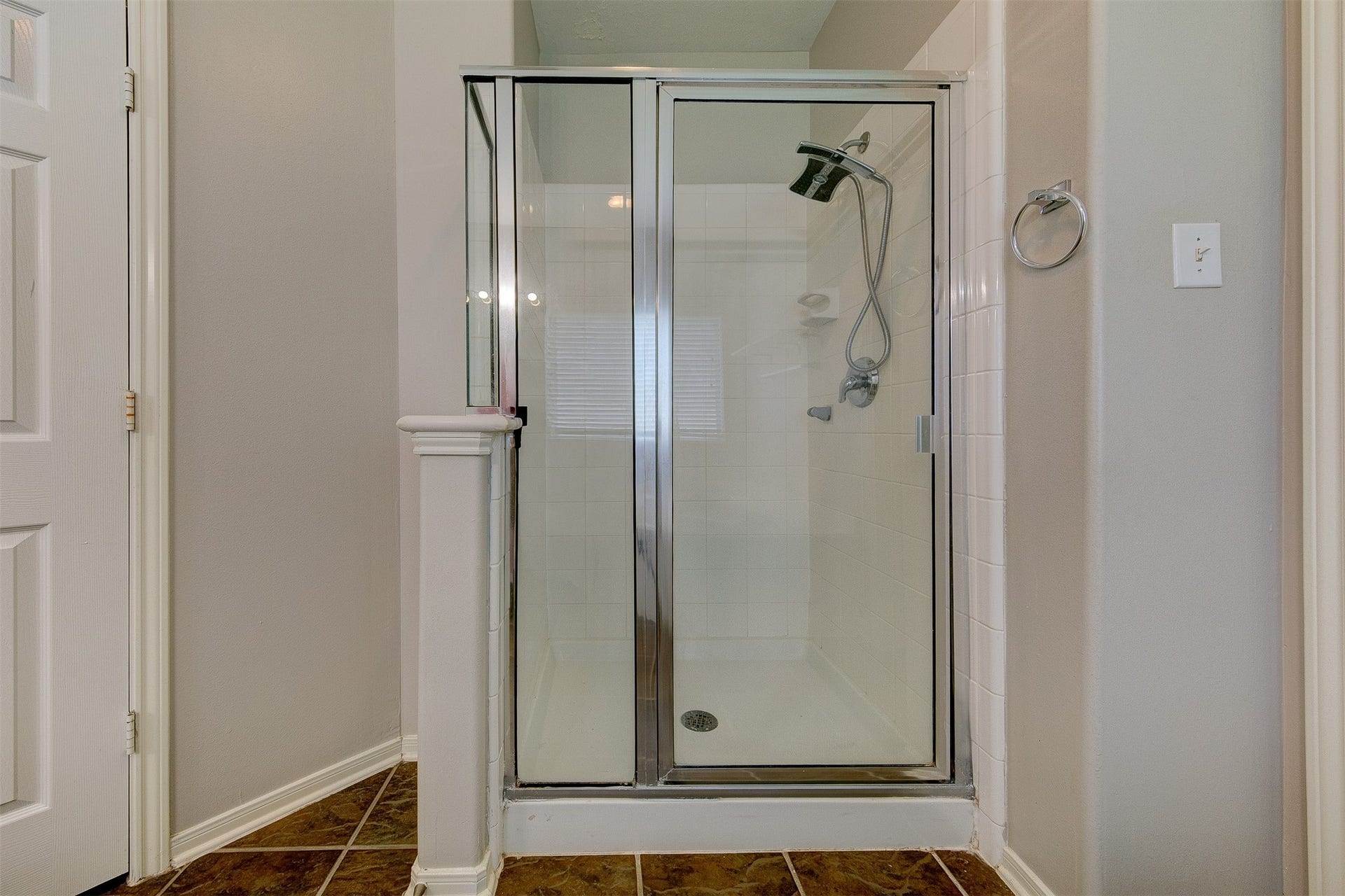 2619 Emerald Springs Court, Pearland, TX 77584 Spacious shower