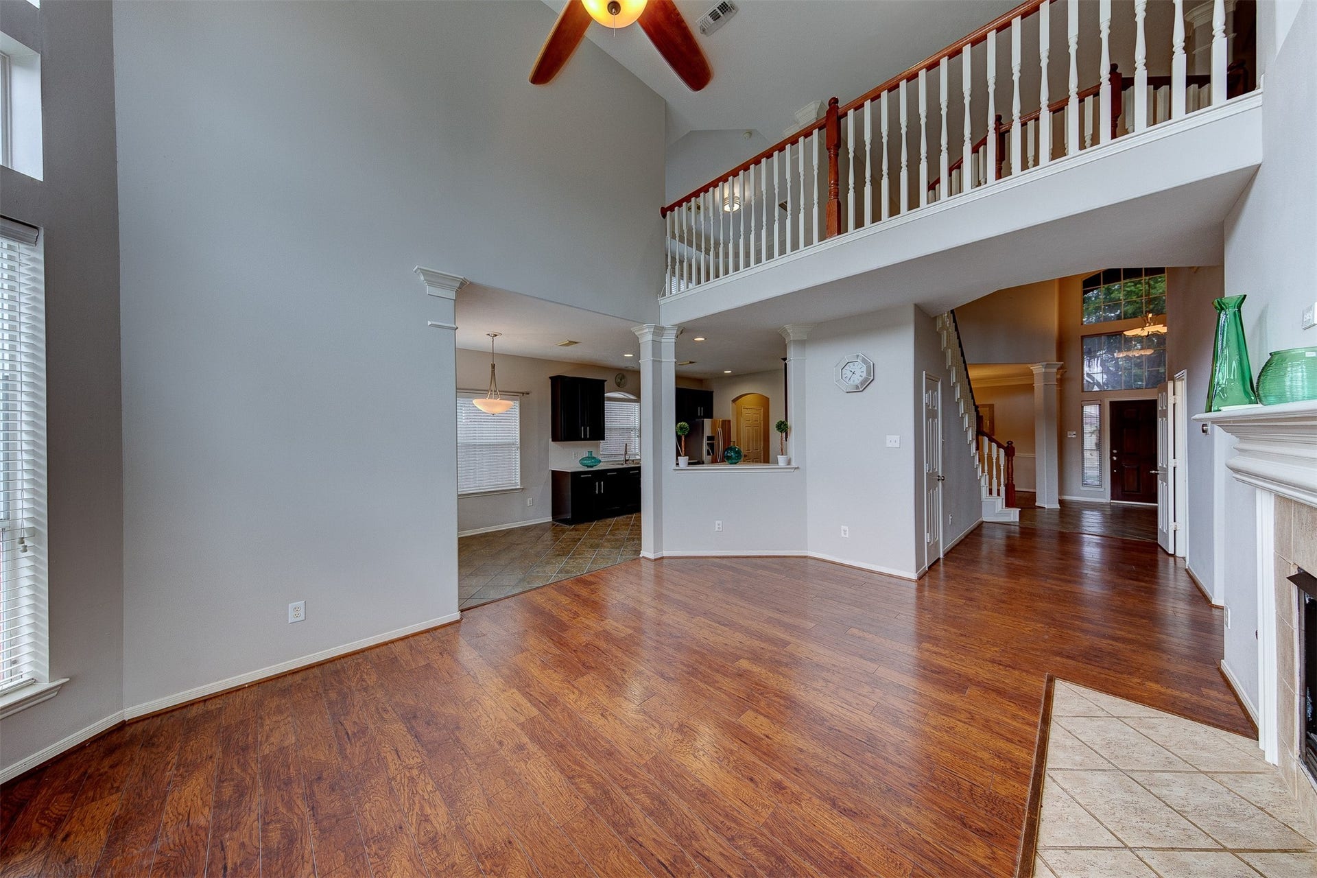 2619 Emerald Springs Court, Pearland, TX 77584 Outstanding view of balcony