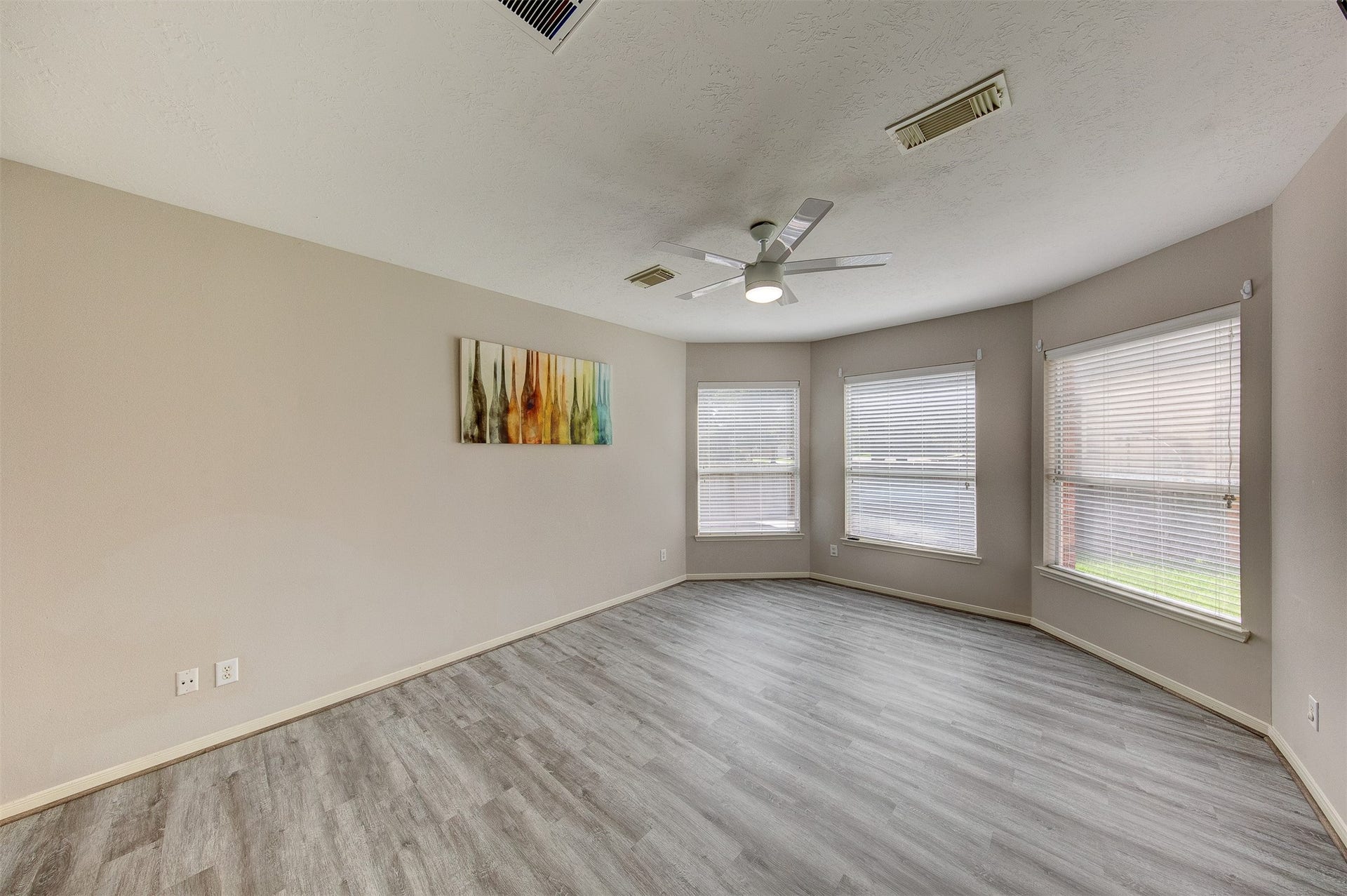 2619 Emerald Springs Court, Pearland, TX 77584 Gorgeous windows in Master Bedroom
