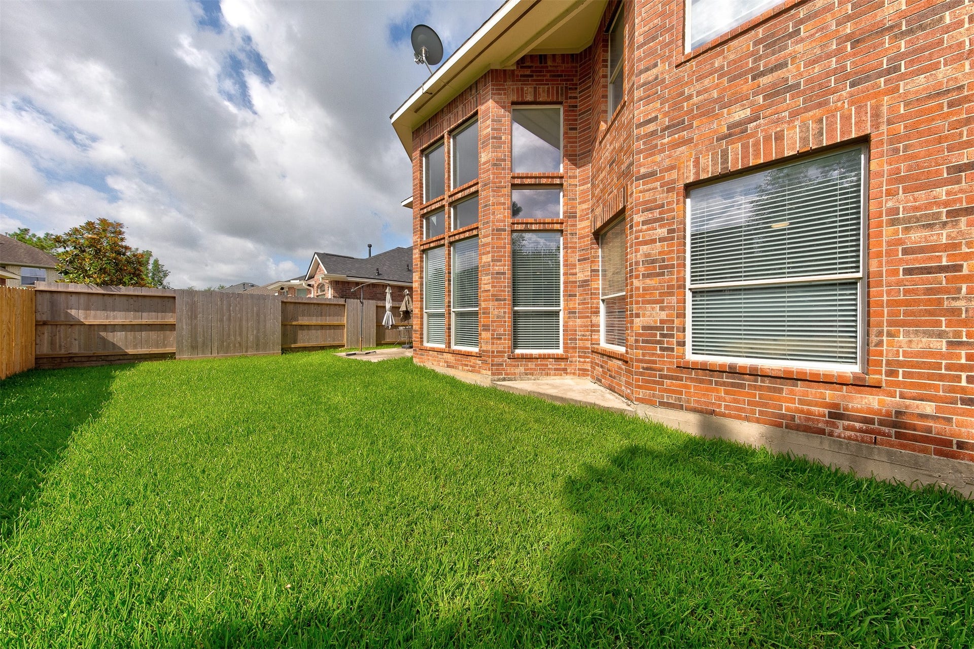 2619 Emerald Springs Court, Pearland, TX 77584 Great size back yard