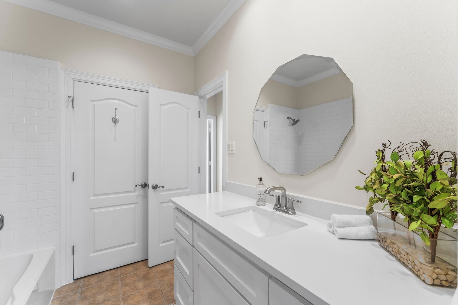 New primary bath vanity with quartz counter top
