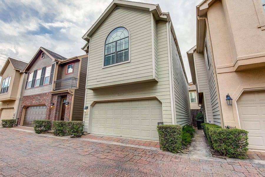 Property photo for 2905 Clinton Drive, Houston, TX