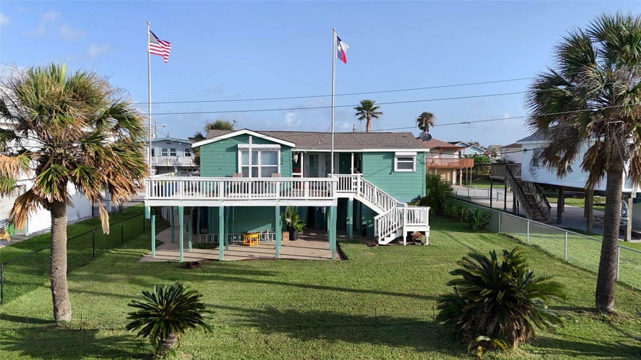 Property photo for 16717 Captain Hook, Jamaica Beach, TX