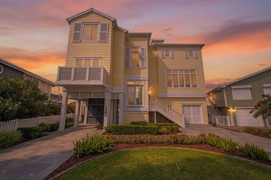 Property photo for 3509 Petite Circle, Galveston, TX