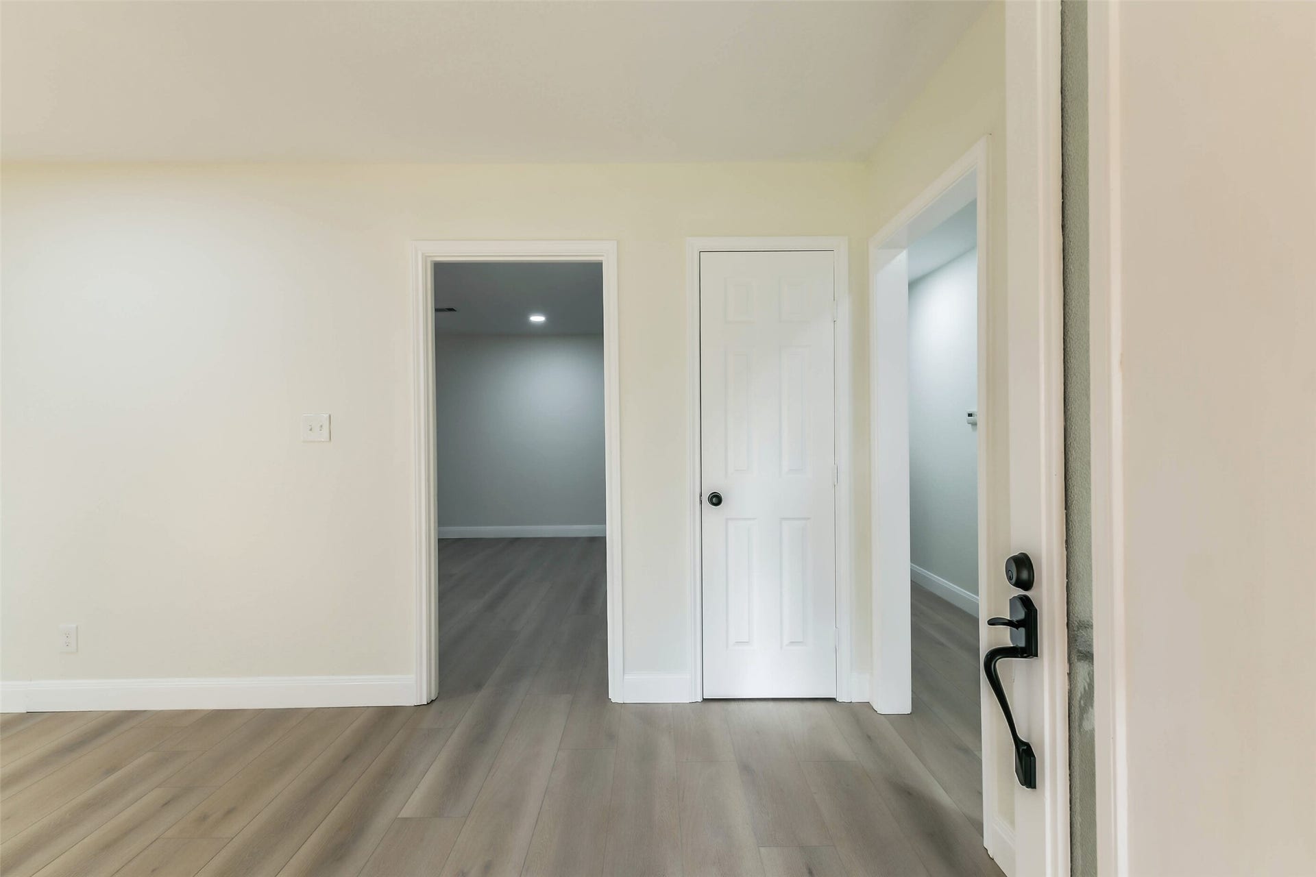 8102 Dellanera Drive, Hitchcock, TX 77563 Welcome Home!