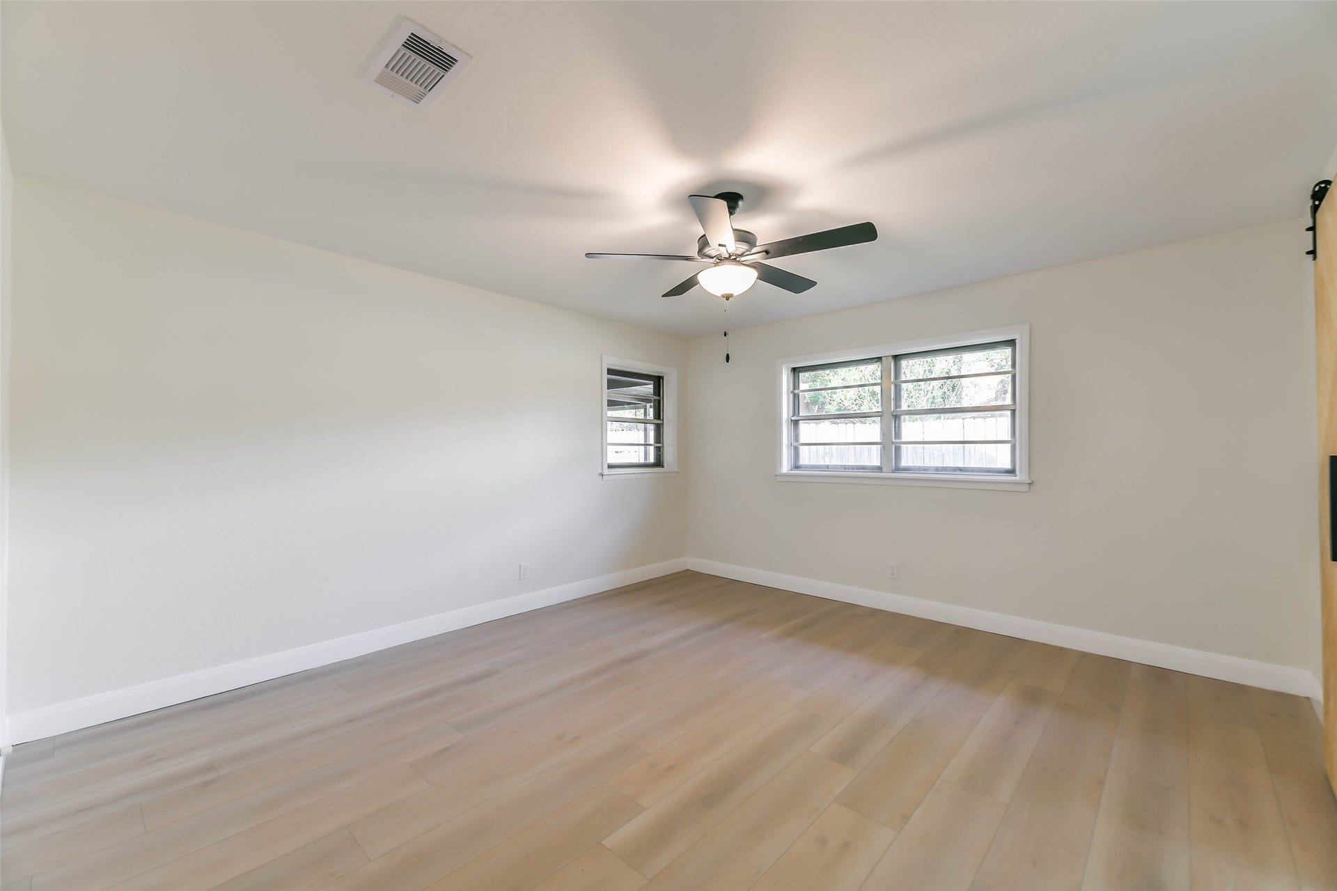 8102 Dellanera Drive, Hitchcock, TX 77563 8102 Dellanera Drive, Hitchcock, TX 77563