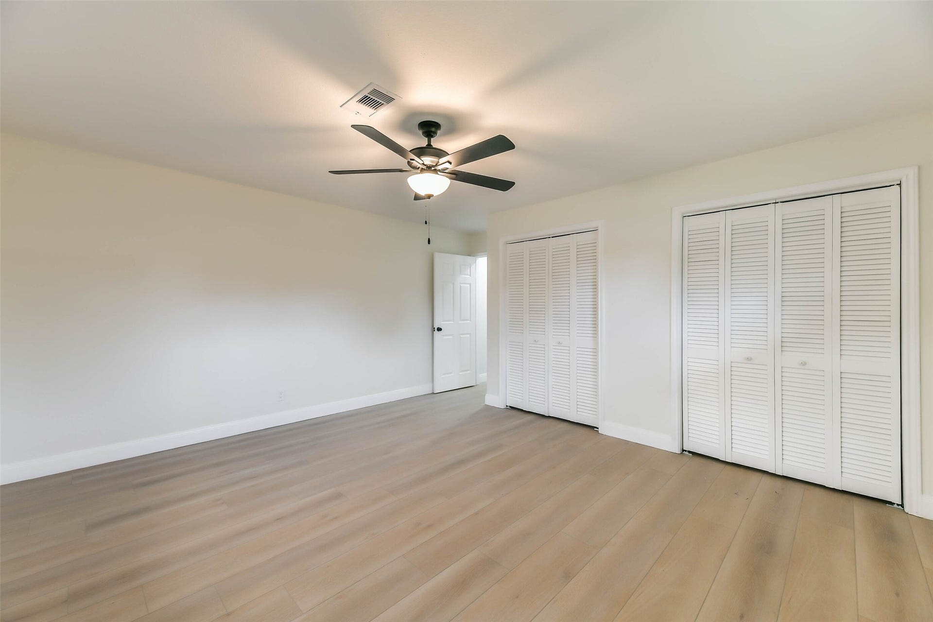 8102 Dellanera Drive, Hitchcock, TX 77563 8102 Dellanera Drive, Hitchcock, TX 77563